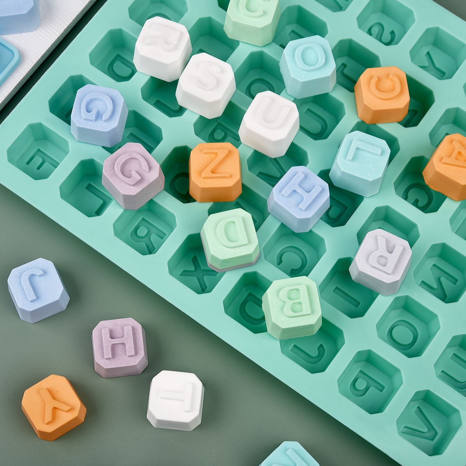 48 Letter Enghish Alphabet let - огляд і ціна Soap Making Bar